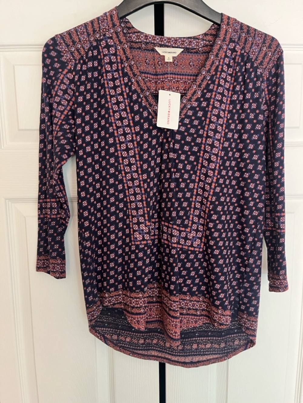 Lucky Brand Women’s V-Neck Top Size Small